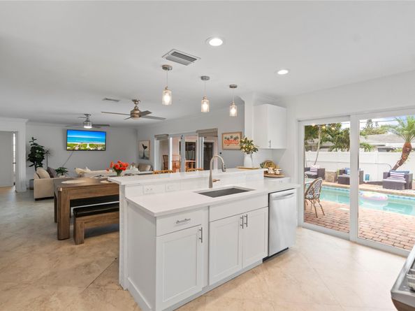 261 SE 8th St, Pompano Beach FL 33060