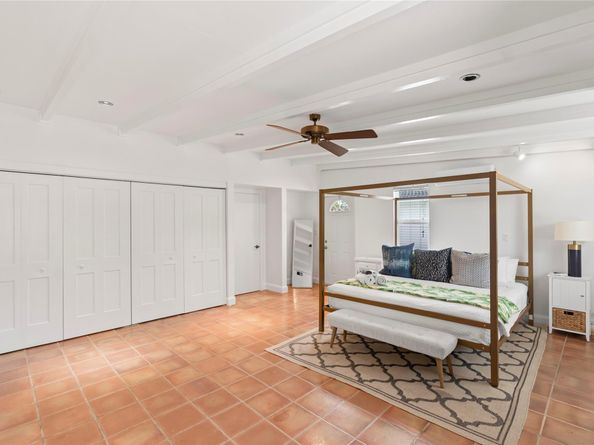 261 SE 8th St, Pompano Beach FL 33060
