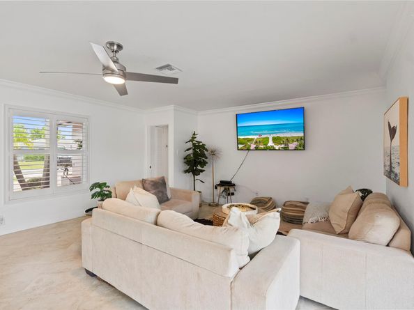 261 SE 8th St, Pompano Beach FL 33060