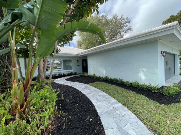 299 NW 10th Court, Boca Raton FL 33486