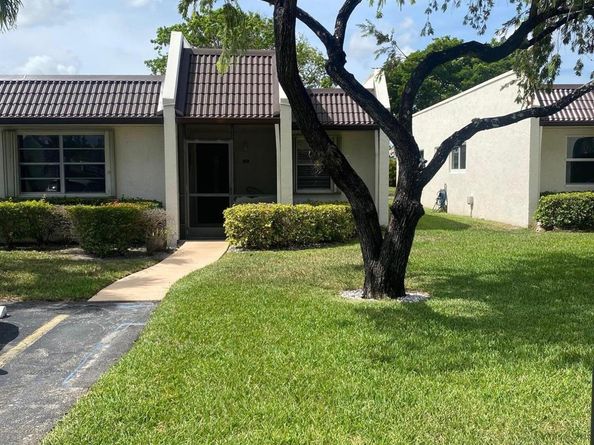121 Lake Rebecca Drive, West Palm Beach FL 33411