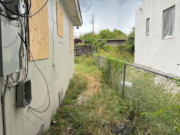 642 NW 14th Way, Fort Lauderdale FL 33311