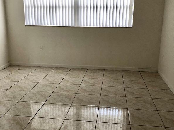 Undisclosed Address #FX-10512877, Miami FL 33172