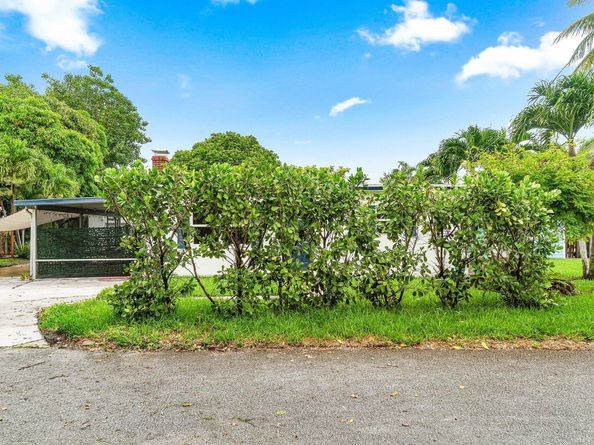 1923 Holman Drive, North Palm Beach FL 33408