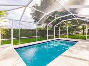 1082 Bedford Avenue, Palm Beach Gardens FL 33403