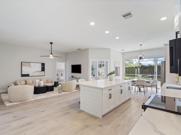 1082 Bedford Avenue, Palm Beach Gardens FL 33403