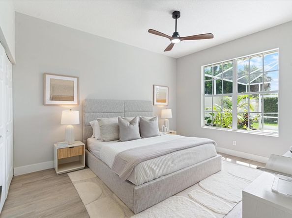 1082 Bedford Avenue, Palm Beach Gardens FL 33403