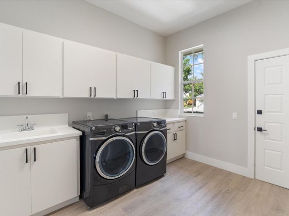 1082 Bedford Avenue, Palm Beach Gardens FL 33403