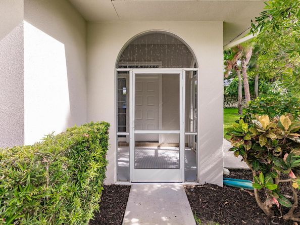 1082 Bedford Avenue, Palm Beach Gardens FL 33403