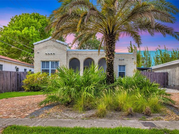 11 SE 13th St, Fort Lauderdale FL 33316