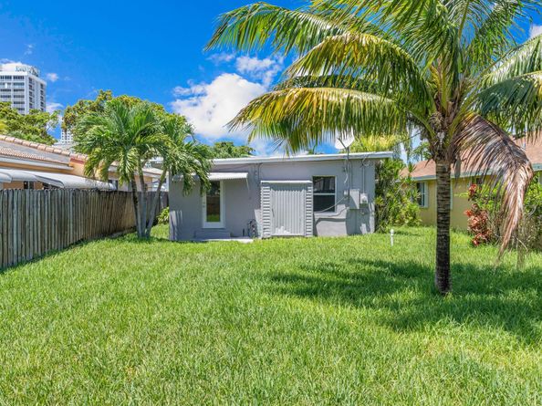 1650 Jackson St, Hollywood FL 33020