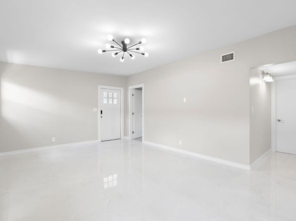 1650 Jackson St, Hollywood FL 33020