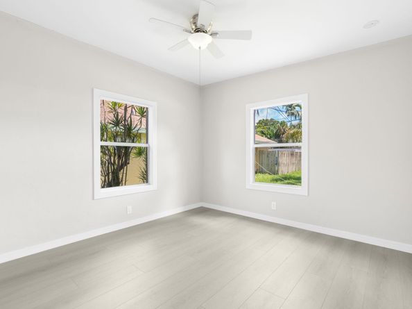 1650 Jackson St, Hollywood FL 33020