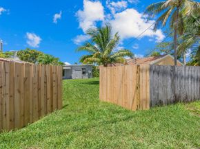 1650 Jackson St, Hollywood FL 33020
