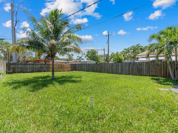 1650 Jackson St, Hollywood FL 33020