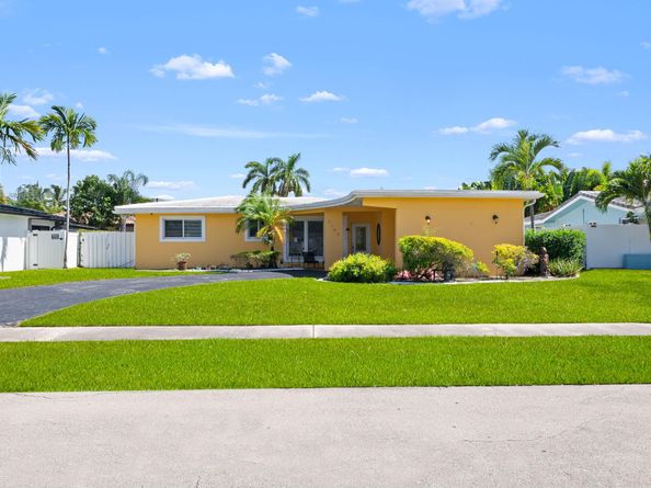 2144 NE 61st Ct, Fort Lauderdale FL 33308