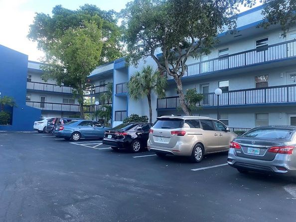 3130 Holiday Springs Blvd 308, Margate FL 33063