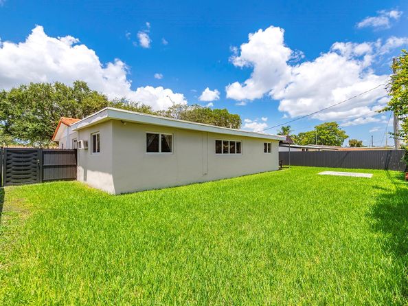 4875 SW 92nd Ave, Miami FL 33165