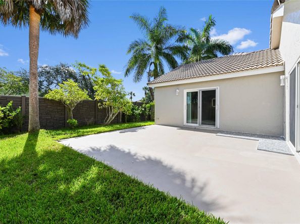 21300 Millbrook Ct, Boca Raton FL 33498
