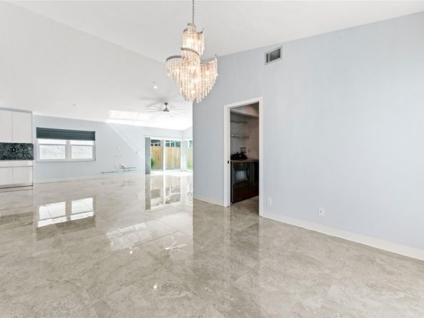 21300 Millbrook Ct, Boca Raton FL 33498