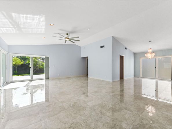 21300 Millbrook Ct, Boca Raton FL 33498