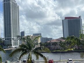 200 Leslie Dr 324, Hallandale Beach FL 33009