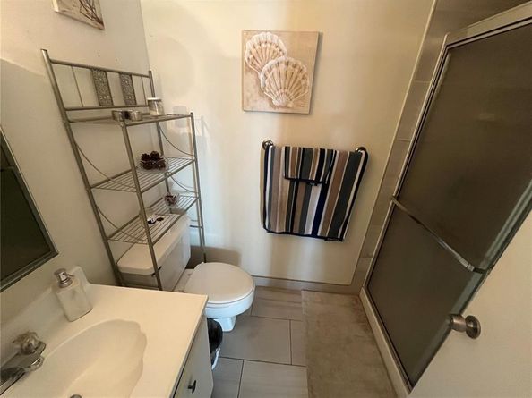 200 Leslie Dr 324, Hallandale Beach FL 33009