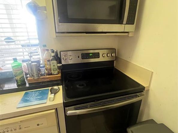 200 Leslie Dr 324, Hallandale Beach FL 33009