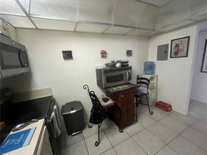 200 Leslie Dr 324, Hallandale Beach FL 33009
