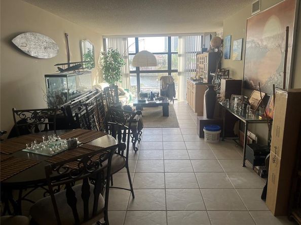 200 Leslie Dr 324, Hallandale Beach FL 33009