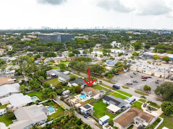 4307 Tyler St, Hollywood FL 33021