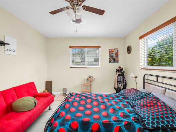 4307 Tyler St, Hollywood FL 33021