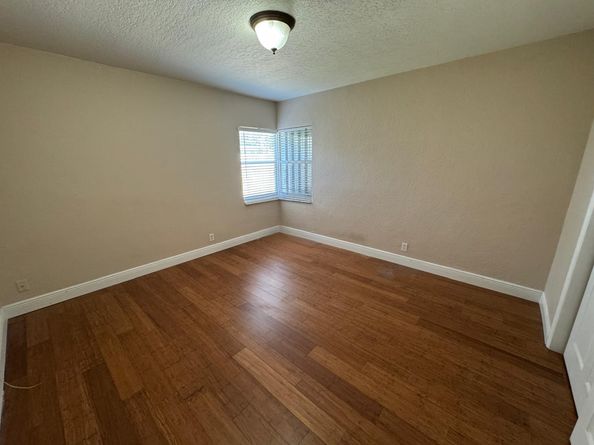 341 NW 55th St, Fort Lauderdale FL 33309