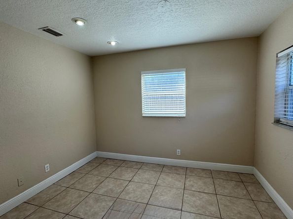 341 NW 55th St, Fort Lauderdale FL 33309
