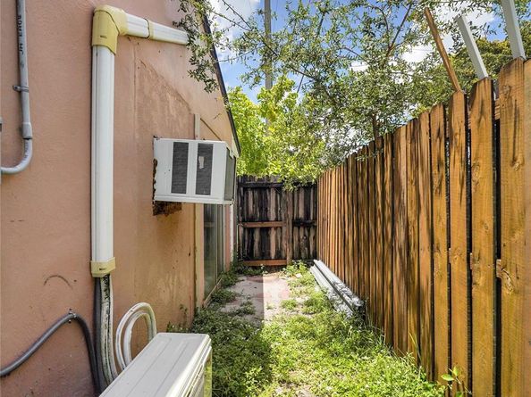 613 N 28th Ave, Hollywood FL 33020