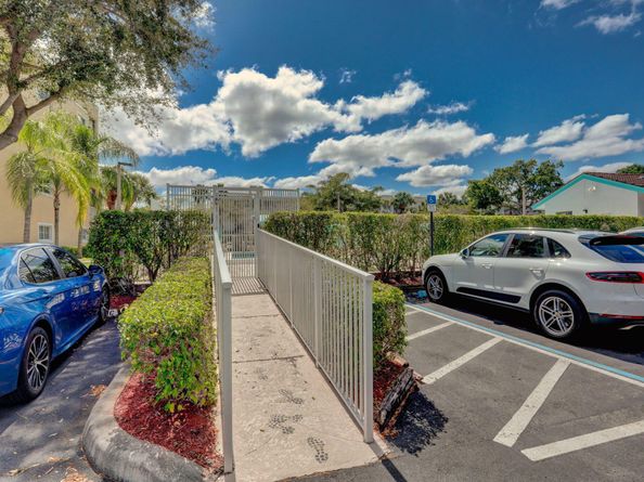 4640 Lucerne Lakes Boulevard 503, Lake Worth FL 33467