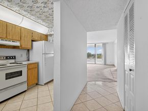 4640 Lucerne Lakes Boulevard 503, Lake Worth FL 33467