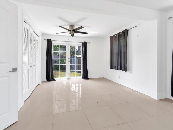2701 NE 9th Ave, Pompano Beach FL 33064