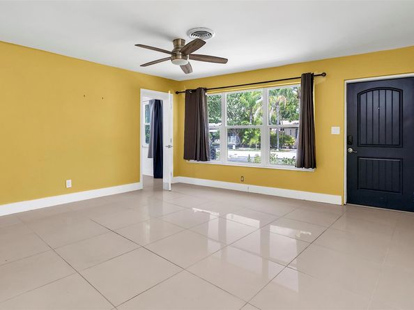 2701 NE 9th Ave, Pompano Beach FL 33064