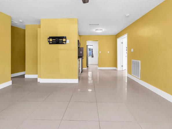 2701 NE 9th Ave, Pompano Beach FL 33064
