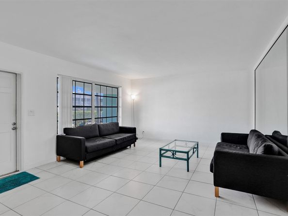 931 SE 9th Ave 2, Pompano Beach FL 33060