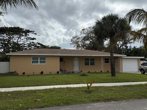 544 Evergreen Drive, Lake Park FL 33403