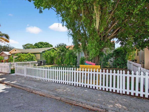 614 S E Street, Lake Worth Beach FL 33460