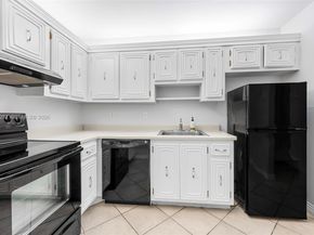 2861 Somerset Drive 104, Lauderdale Lakes FL 33311