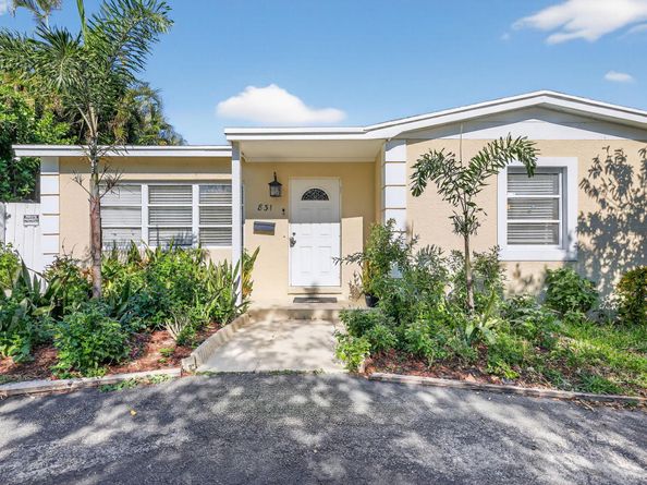 831 30th Court, West Palm Beach FL 33407