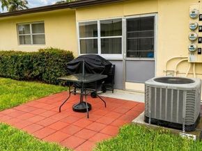 2898 Ashley Dr Drive E C, West Palm Beach FL 33415