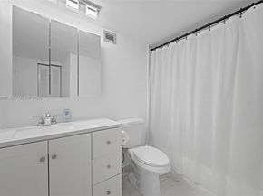 4101 Pine Tree Drive 919, Miami Beach FL 33140