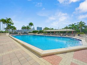 4101 Pine Tree Drive 919, Miami Beach FL 33140
