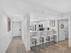 1901 Marina Isle Way 304, Jupiter FL 33477