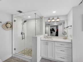 1901 Marina Isle Way 304, Jupiter FL 33477